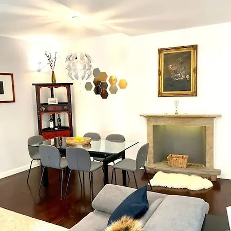 Duomo Area 2 Bedroom Deluxe ميلان