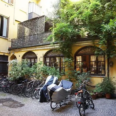 Duomo Area 2 Bedroom Deluxe ميلان