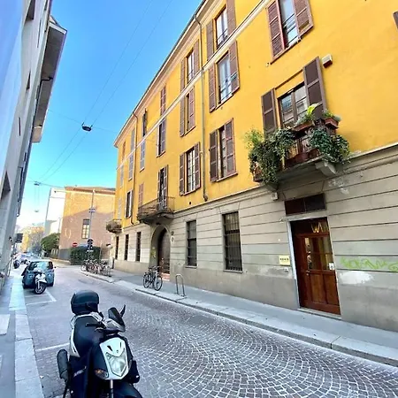 Duomo Area 2 Bedroom Deluxe ميلان